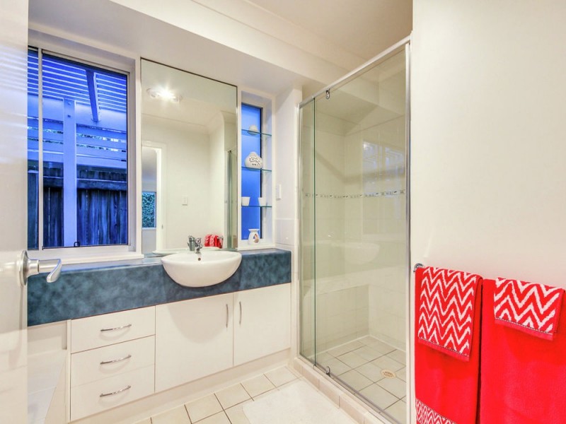 8 Woodland Crescent, Murarrie QLD 4172