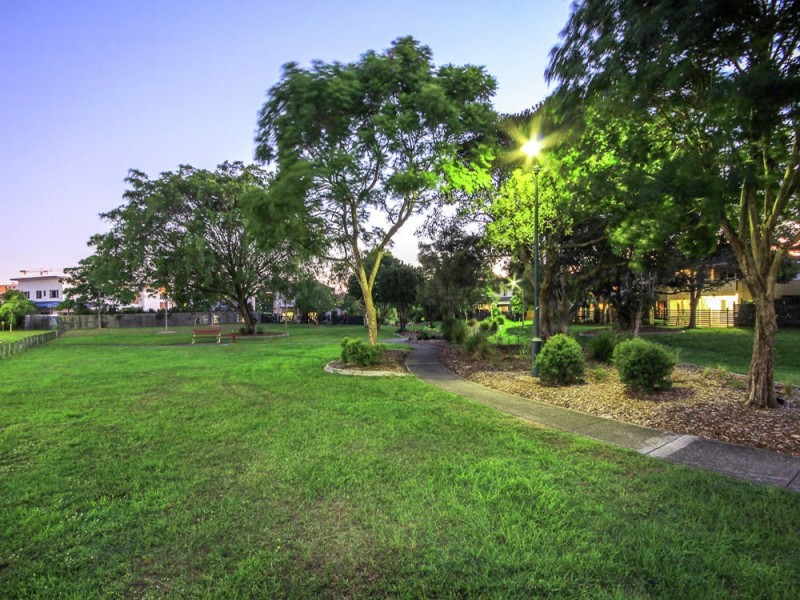 8 Woodland Crescent, Murarrie QLD 4172