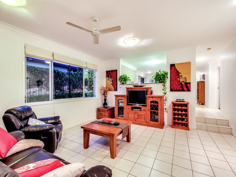 8 Woodland Crescent, Murarrie QLD 4172