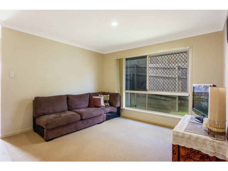 8 Violet Avenue, Springfield Lakes QLD 4300