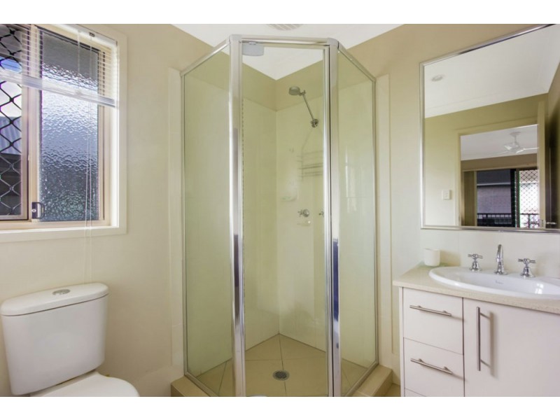 8 Violet Avenue, Springfield Lakes QLD 4300