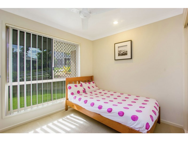 8 Violet Avenue, Springfield Lakes QLD 4300