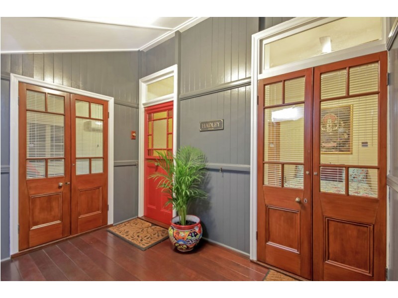 22 Bardsley Avenue, Greenslopes QLD 4120