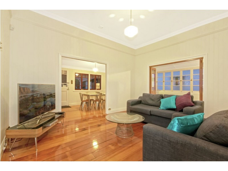 22 Bardsley Avenue, Greenslopes QLD 4120