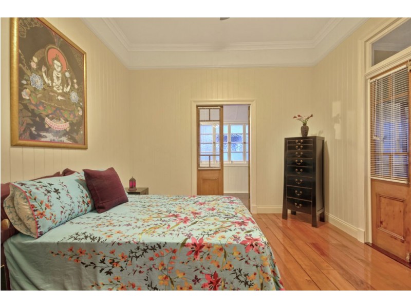 22 Bardsley Avenue, Greenslopes QLD 4120