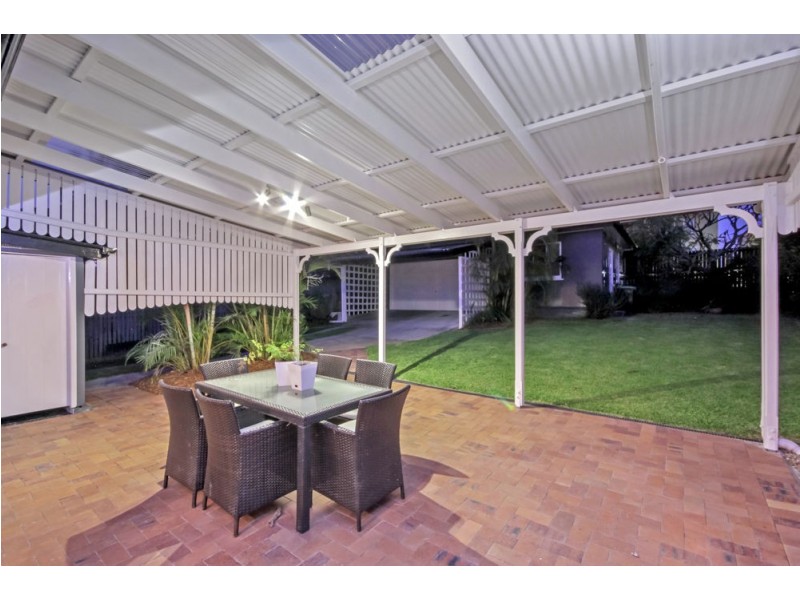 22 Bardsley Avenue, Greenslopes QLD 4120