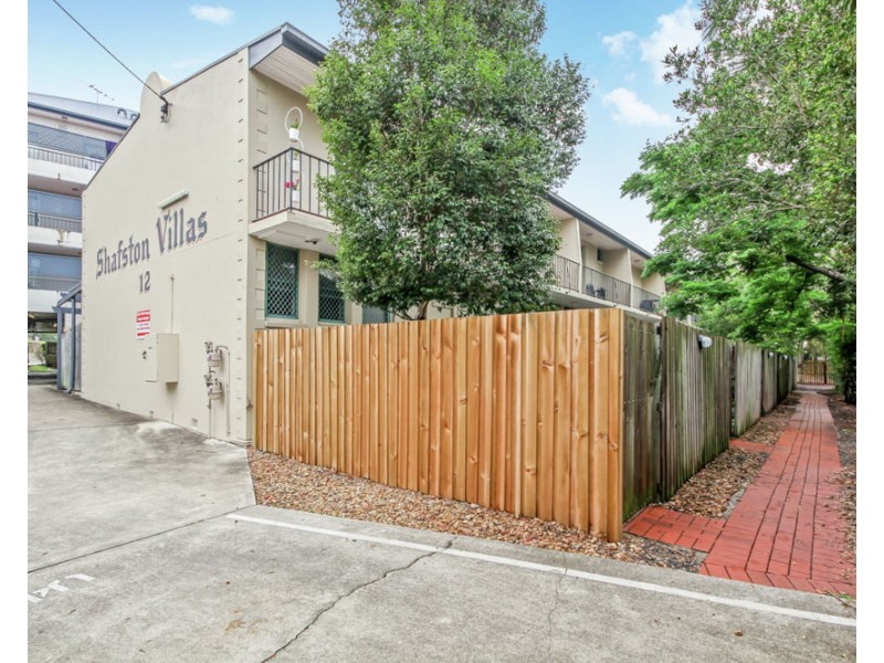 2/12 Rosina Street, Kangaroo Point QLD 4169