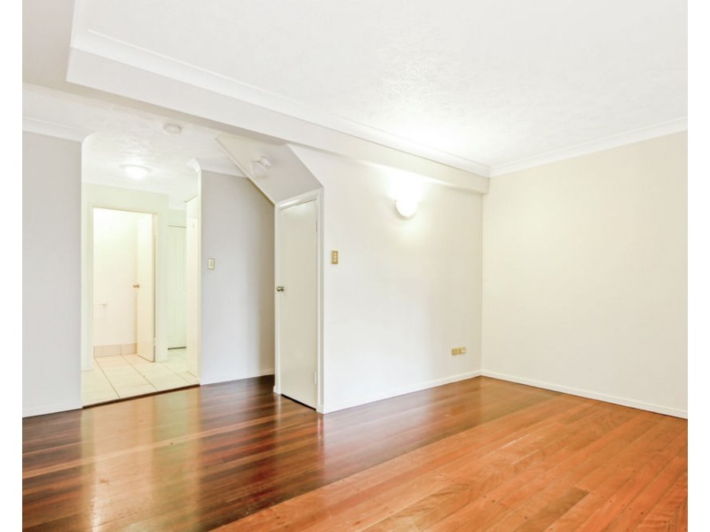 2/12 Rosina Street, Kangaroo Point QLD 4169