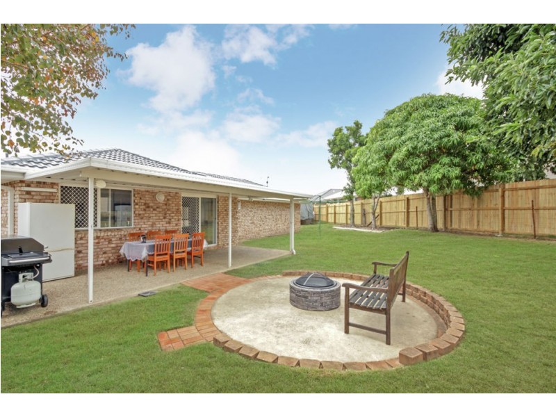 15 Haylett Rise, Regents Park QLD 4118
