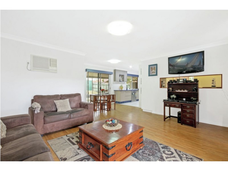 15 Haylett Rise, Regents Park QLD 4118