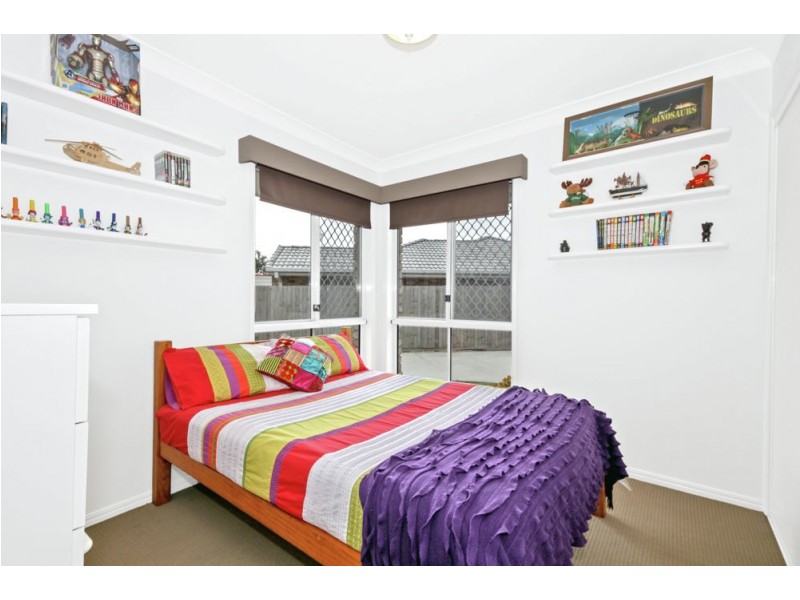 15 Haylett Rise, Regents Park QLD 4118