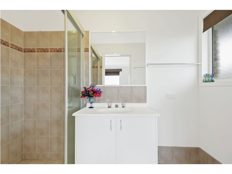 15 Haylett Rise, Regents Park QLD 4118