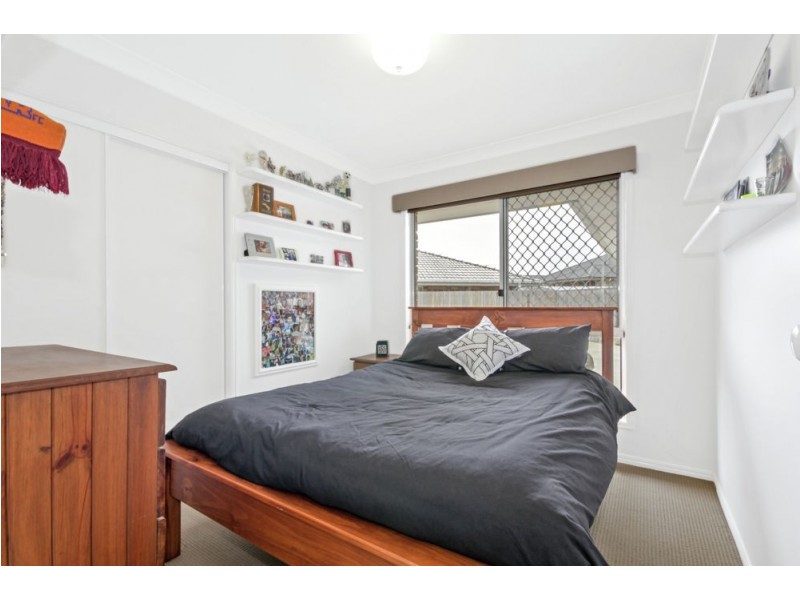 15 Haylett Rise, Regents Park QLD 4118