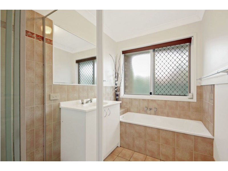 15 Haylett Rise, Regents Park QLD 4118