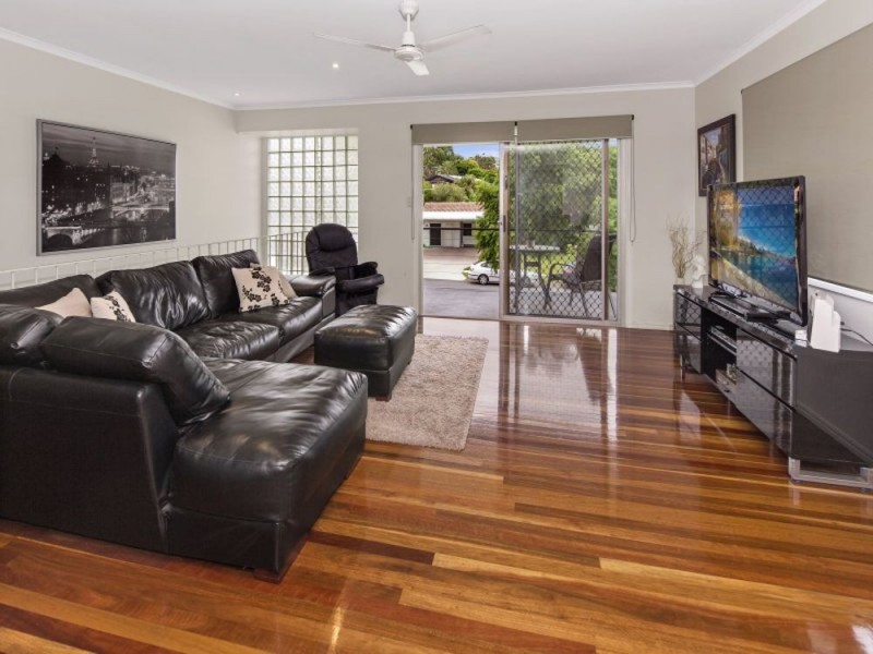 67 Greenmeadow Road, Mansfield QLD 4122