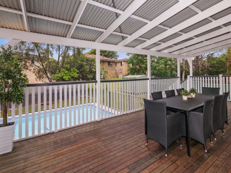 67 Greenmeadow Road, Mansfield QLD 4122