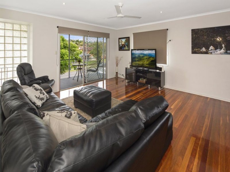 67 Greenmeadow Road, Mansfield QLD 4122