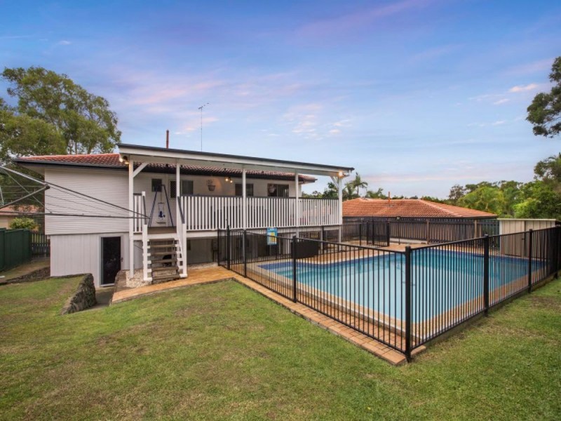 67 Greenmeadow Road, Mansfield QLD 4122