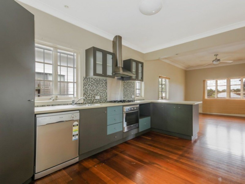 10 Newcross Street, Indooroopilly QLD 4068