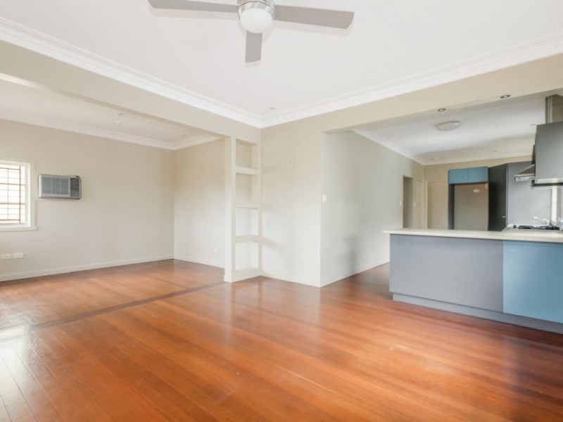 10 Newcross Street, Indooroopilly QLD 4068