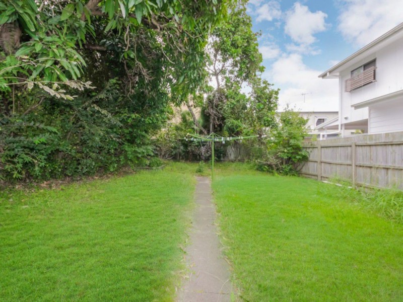 10 Newcross Street, Indooroopilly QLD 4068