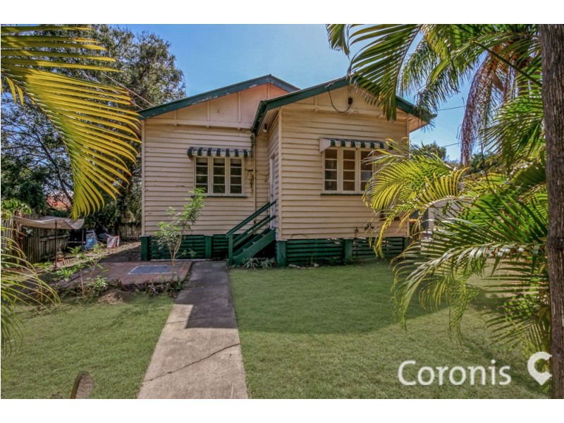 10 Tarn Street, Fairfield QLD 4103