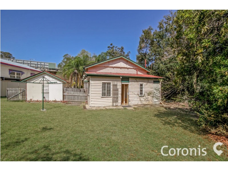 10 Tarn Street, Fairfield QLD 4103