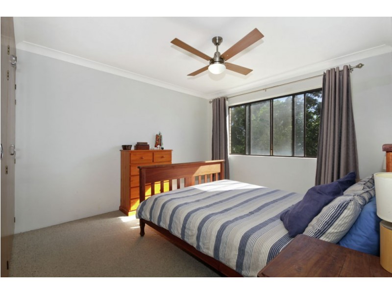 2/17 Logan Street, Greenslopes QLD 4120