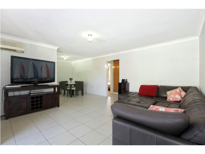 2/17 Logan Street, Greenslopes QLD 4120