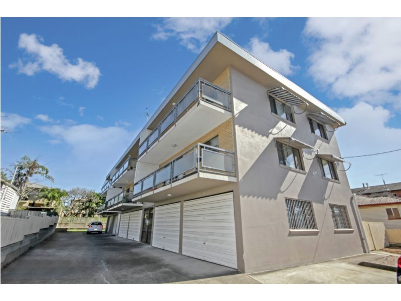 2/17 Logan Street, Greenslopes QLD 4120
