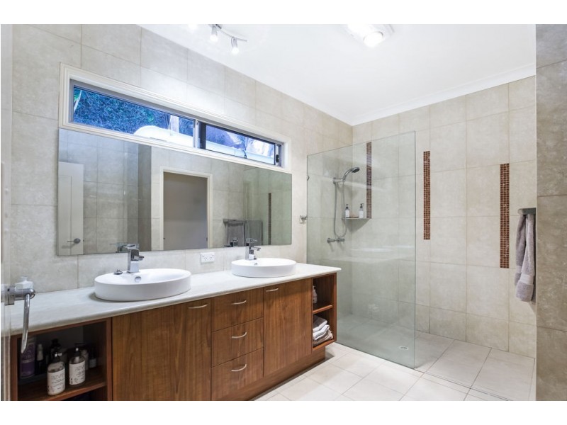 1 Stonehawke Place, The Gap QLD 4061