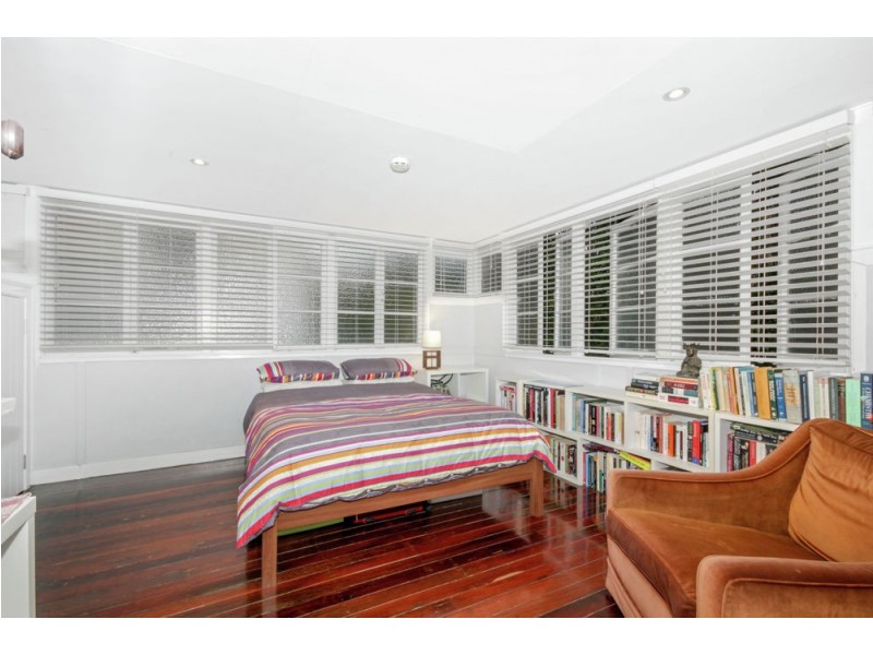 26 St Leonards Street, Coorparoo QLD 4151