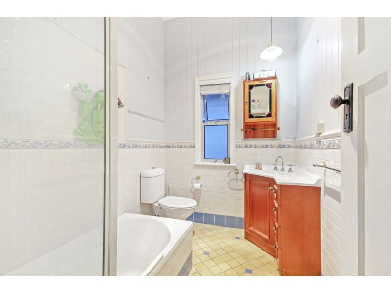 26 St Leonards Street, Coorparoo QLD 4151