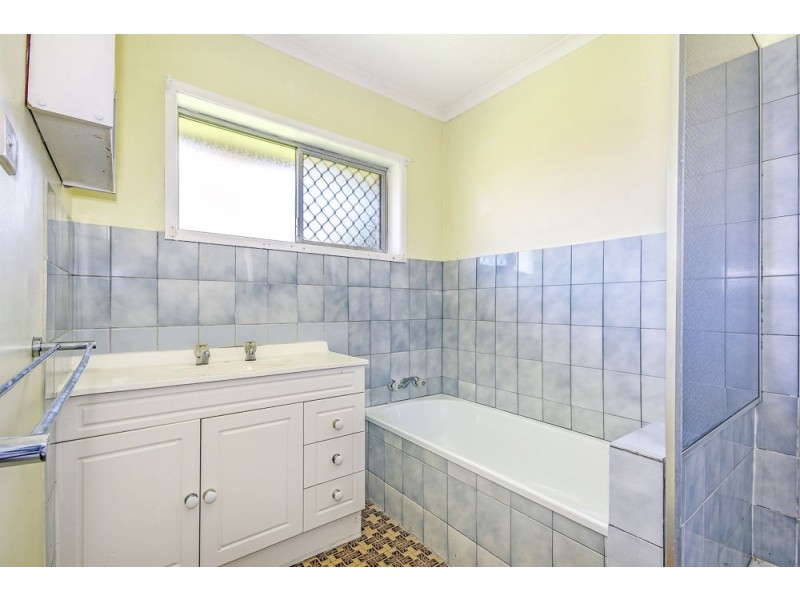 4 Privet Place, Mansfield QLD 4122