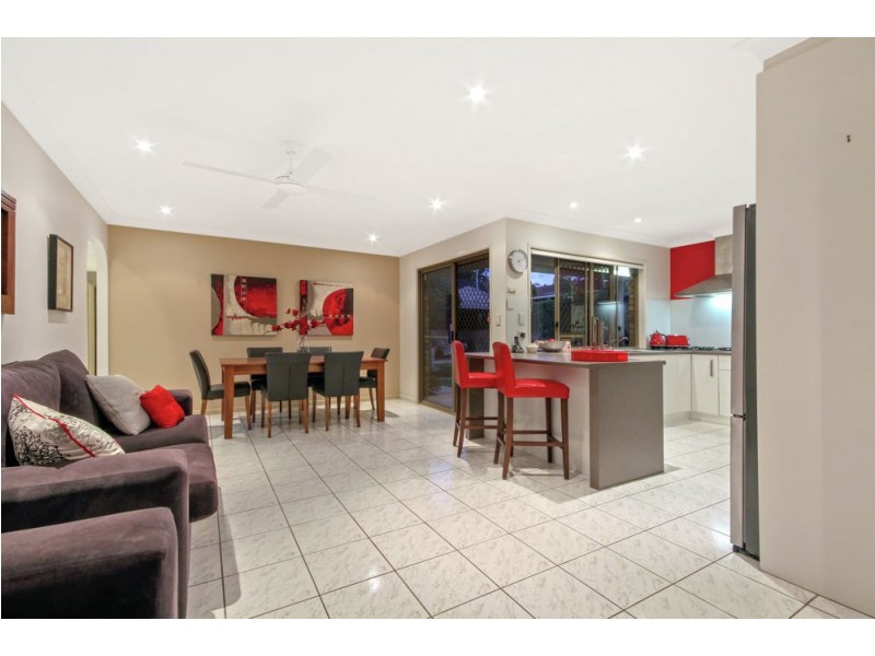 13 Pindari Crescent, Wishart QLD 4122