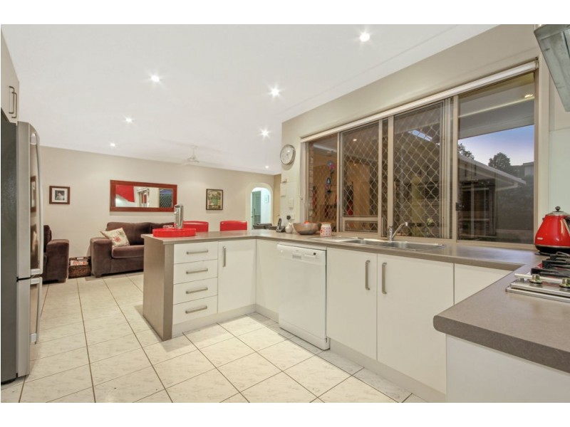 13 Pindari Crescent, Wishart QLD 4122