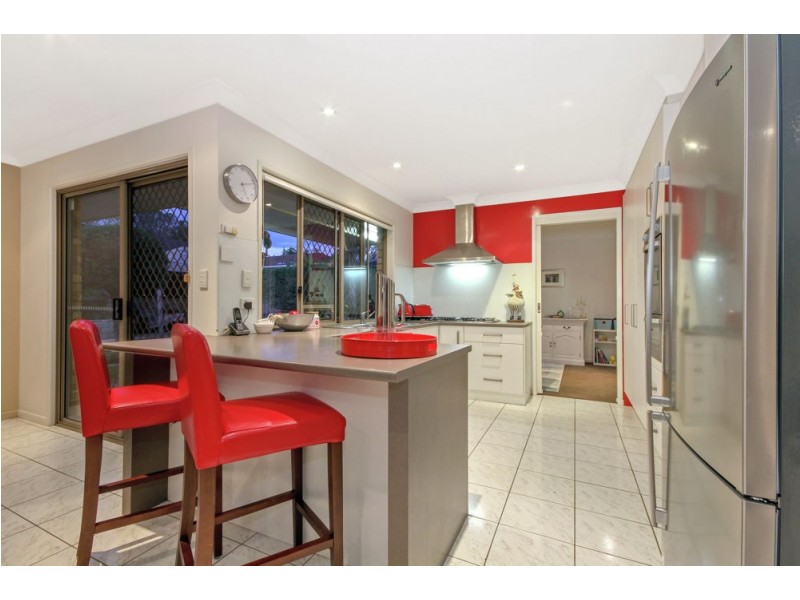 13 Pindari Crescent, Wishart QLD 4122