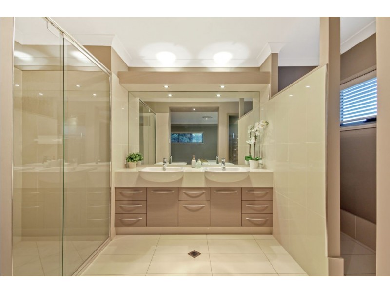 98 Hibiscus Close, Wishart QLD 4122