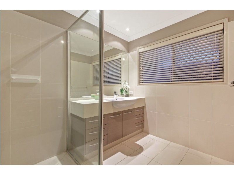 98 Hibiscus Close, Wishart QLD 4122