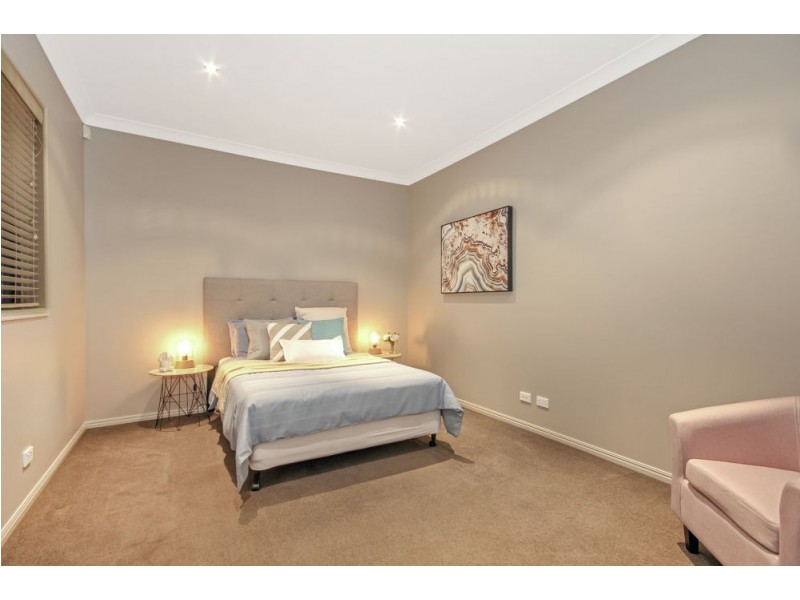 98 Hibiscus Close, Wishart QLD 4122