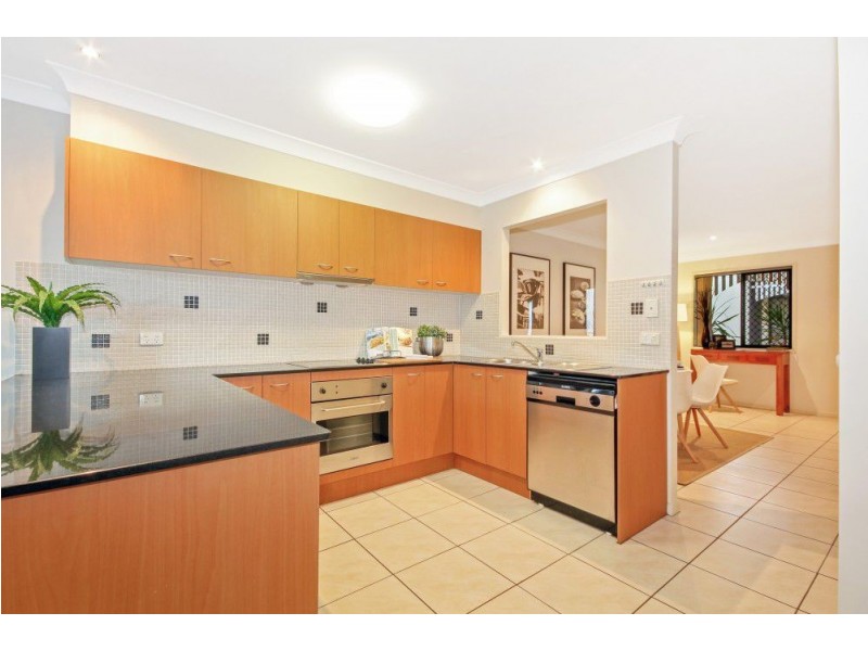 2/12 Cosgrove Street, Annerley QLD 4103