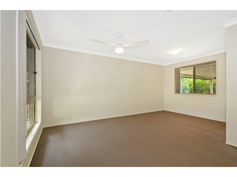 223 Stradbroke Avenue, Wynnum QLD 4178