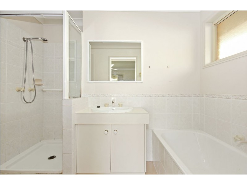 223 Stradbroke Avenue, Wynnum QLD 4178