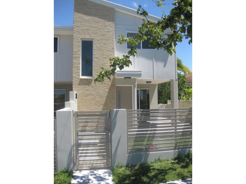 1/4 East Street, Camp Hill QLD 4152