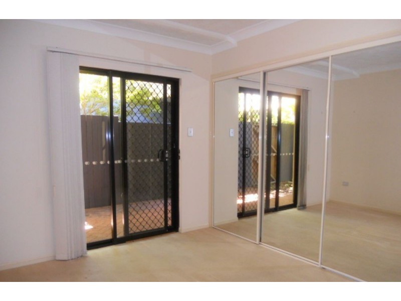 2/3 Shottery Street, Yeronga QLD 4104