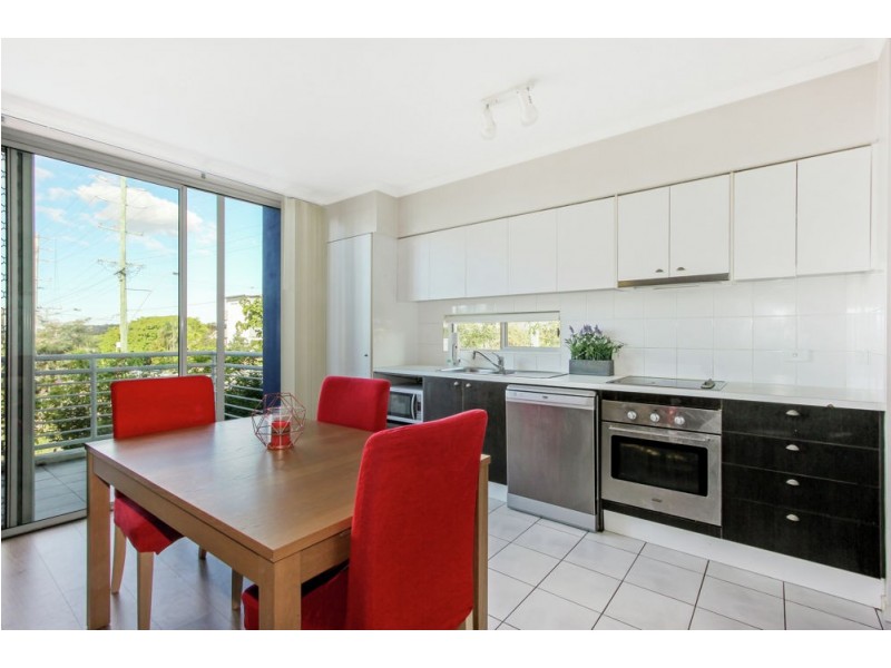 208/18 Richmond Road, Morningside QLD 4170