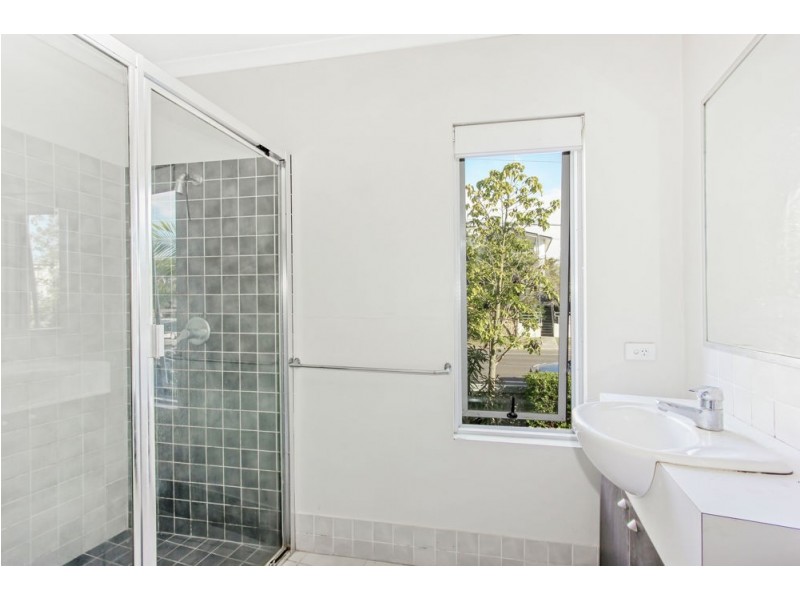 208/18 Richmond Road, Morningside QLD 4170