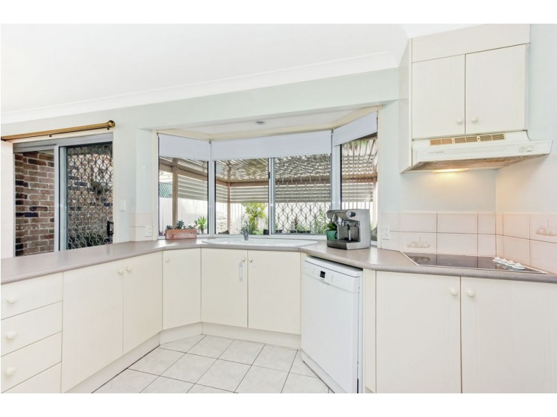 2/37 Cedar Street, Greenslopes QLD 4120