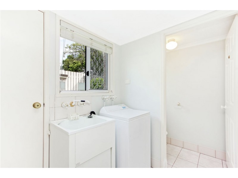 2/37 Cedar Street, Greenslopes QLD 4120