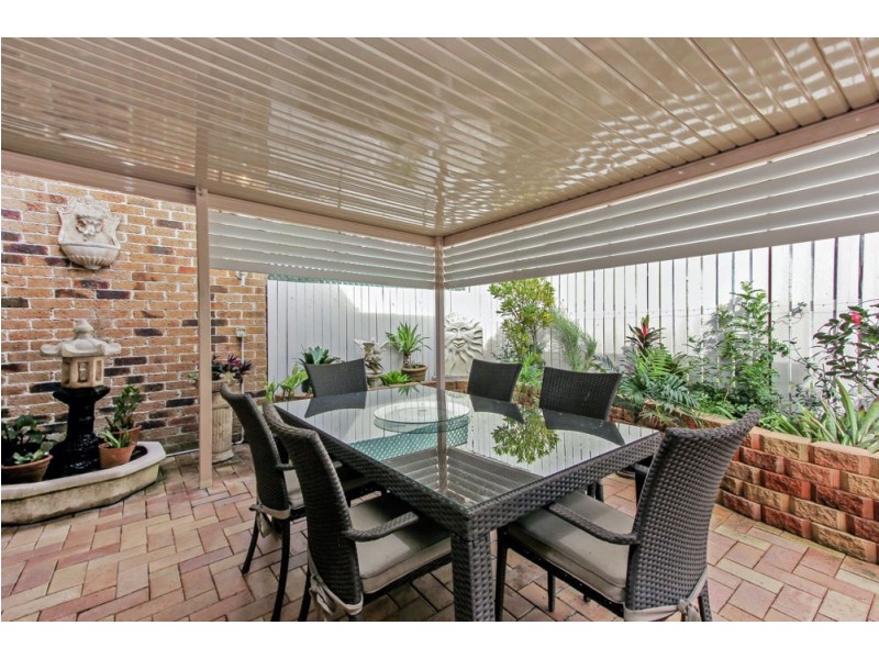 2/37 Cedar Street, Greenslopes QLD 4120